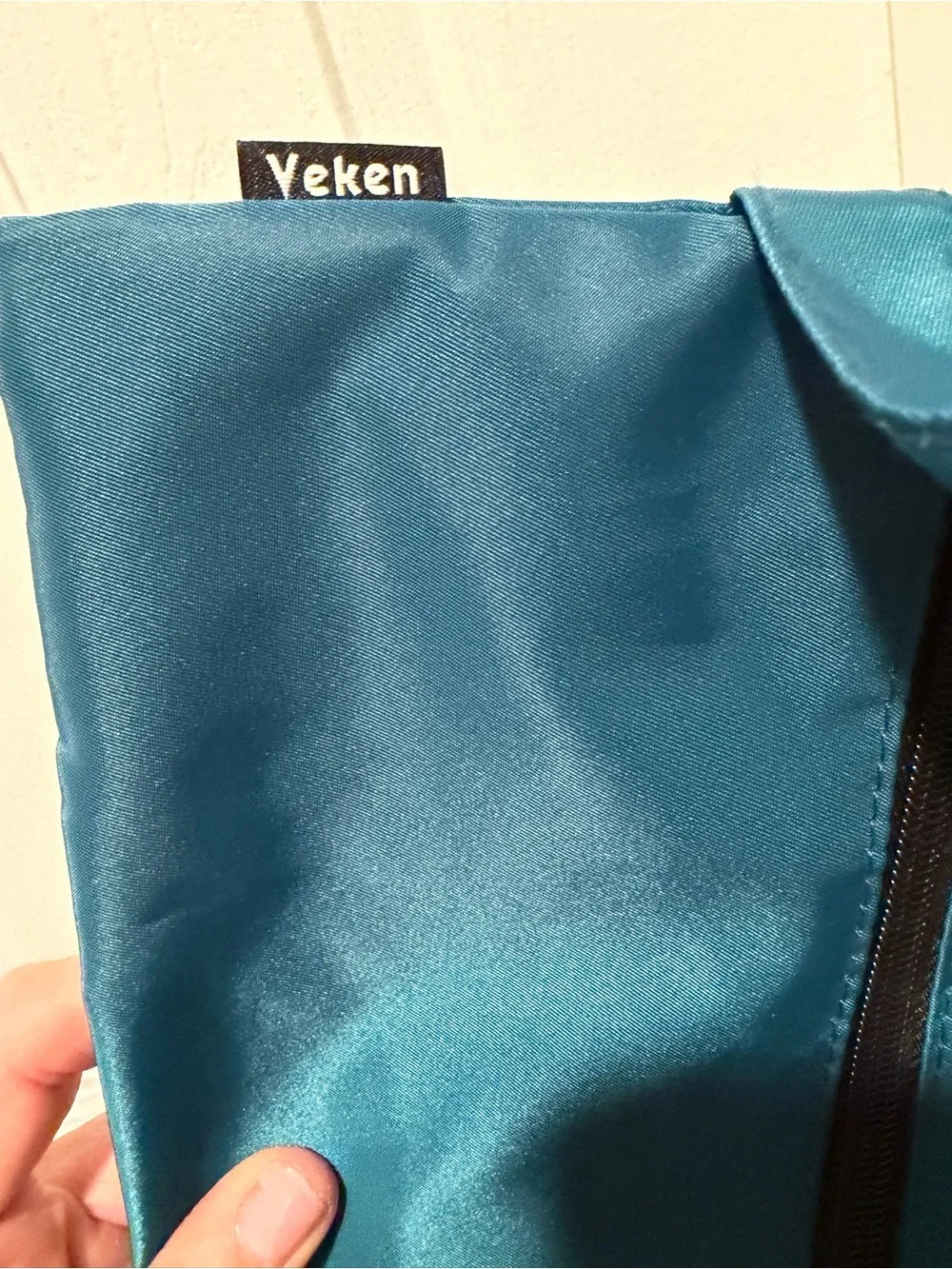 Veken Travel bag w/zipper Like New